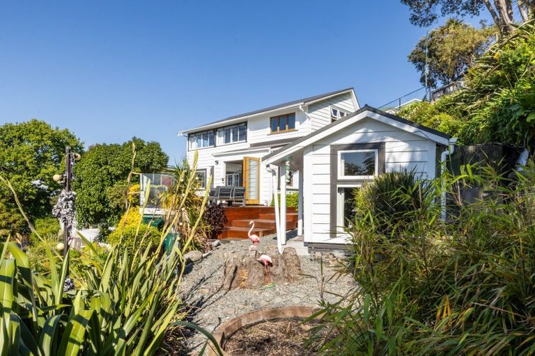 Photo of property in 3 Lucy Road, Bluff Hill, Napier, 4110