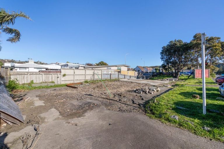 Photo of property in 60 Mana Esplanade, Paremata, Porirua, 5026