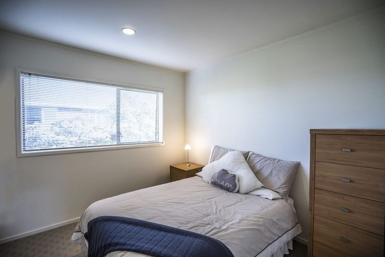 Photo of property in 119 Chelsea View Drive, Chatswood, Auckland, 0626