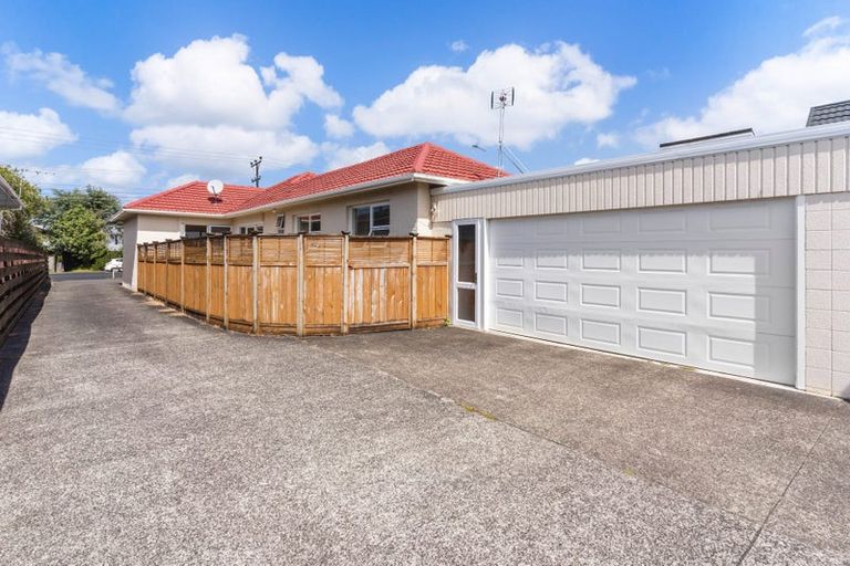 Photo of property in 1/137 Shakespeare Road, Milford, Auckland, 0620