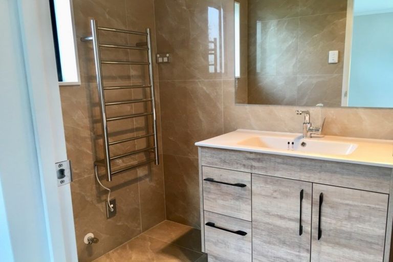 Photo of property in 4 Grandifolia Road, Takanini, 2110