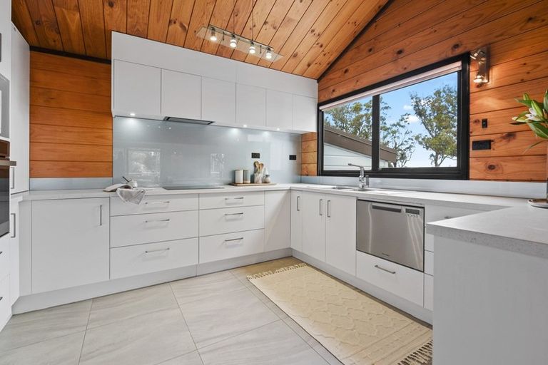 Photo of property in 11 Lake Domain Drive, Frankton, Hamilton, 3204