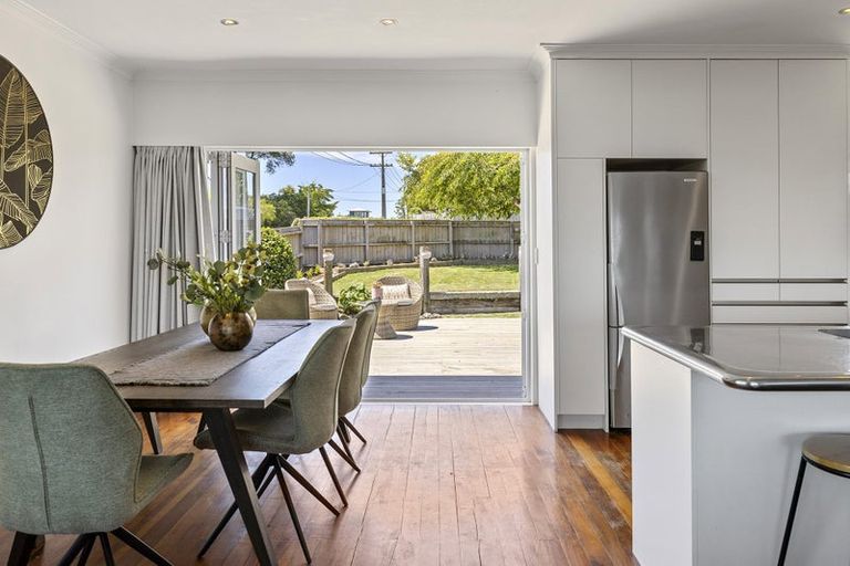 Photo of property in 5 Te Hatepe Avenue, Taupo, 3330