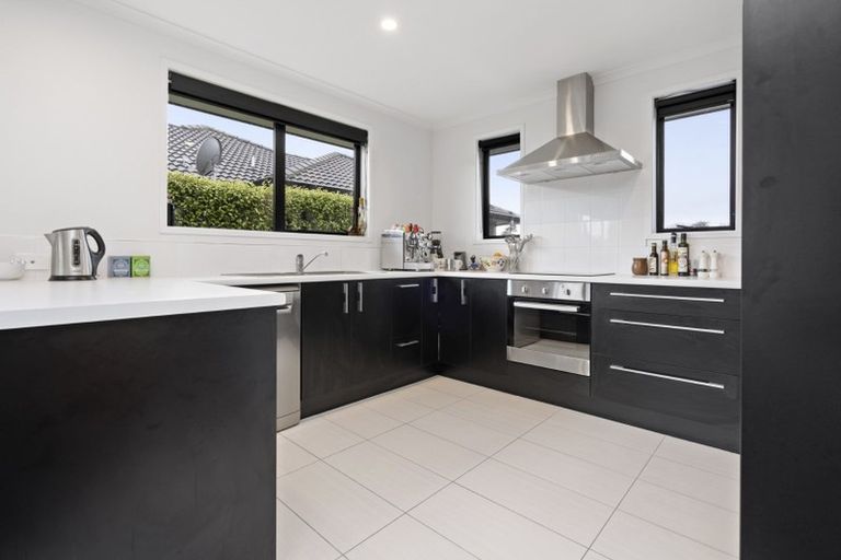 Photo of property in 27 Plescher Crescent, Leamington, Cambridge, 3432