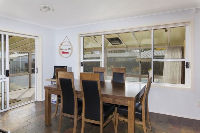 Photo of property in 12a Valerie Place, Redwood, Christchurch, 8051