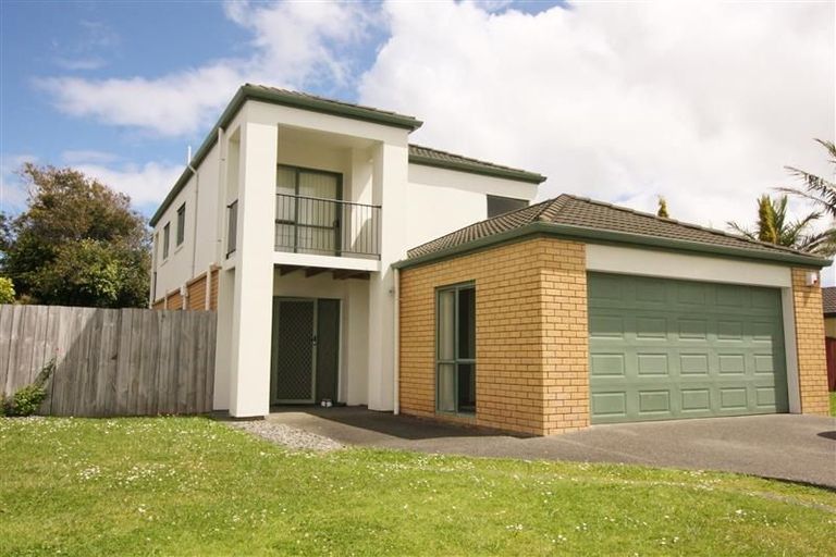 Photo of property in 14 Aclare Place, East Tamaki, Auckland, 2016