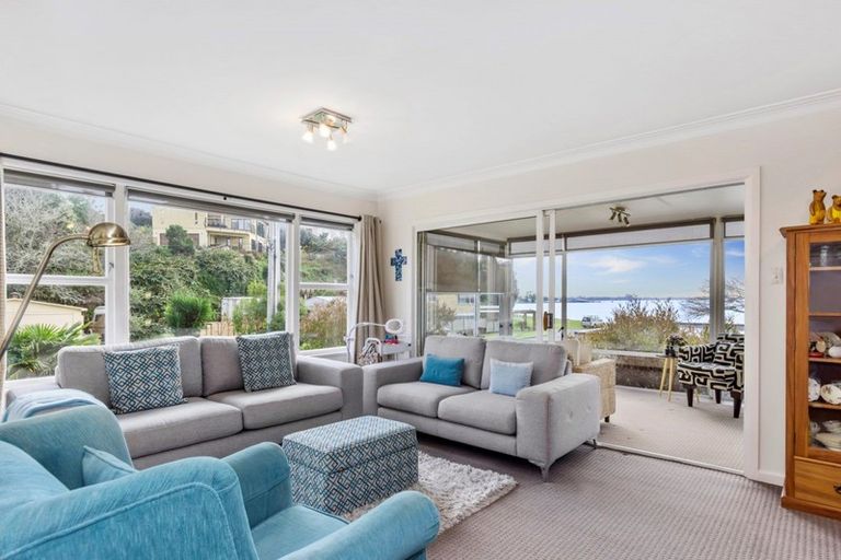 Photo of property in 16 Beach Grove, Omokoroa, 3114