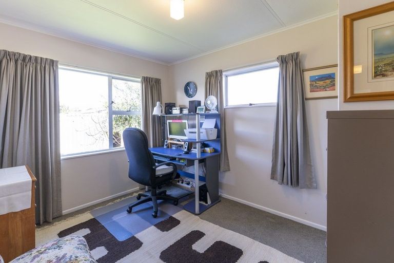 Photo of property in 12 Heather Street, Levin, 5510