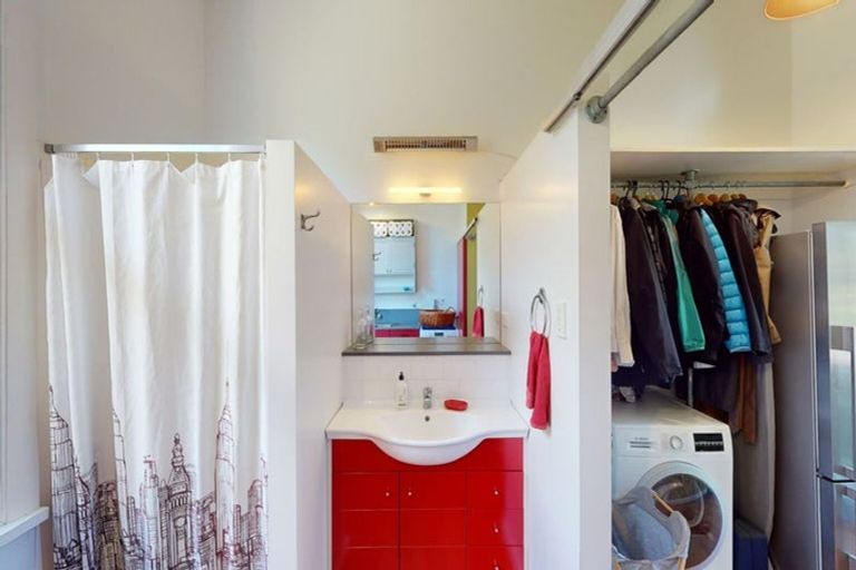 Photo of property in 23 Maarama Crescent, Aro Valley, Wellington, 6021