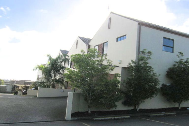 Photo of property in 1/124 Pakuranga Road, Pakuranga, Auckland, 2010