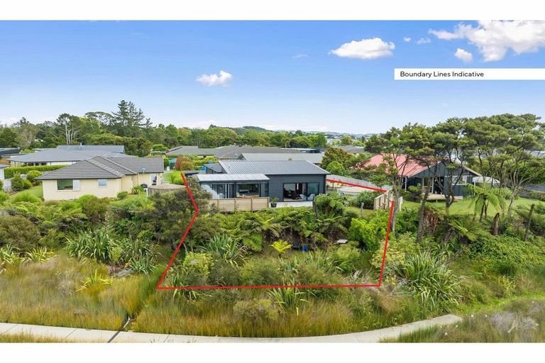 Photo of property in 10 Spinnaker Lane, Mangawhai, 0505