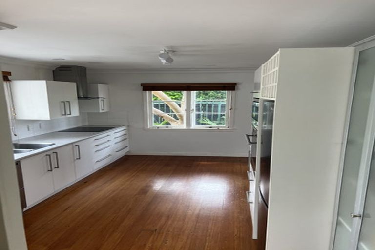 Photo of property in 2/25 Wolsley Avenue, Milford, Auckland, 0620