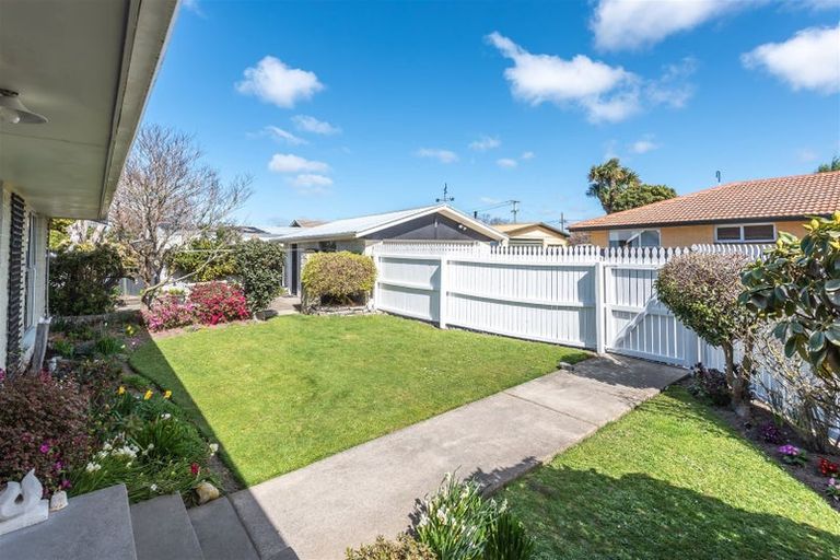 Photo of property in 87 Dunbarton Street, Redwood, Christchurch, 8051