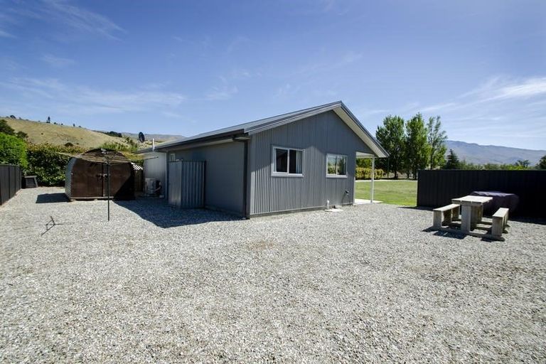 Photo of property in 20 Pisa Moorings Road, Mount Pisa, Cromwell, 9383