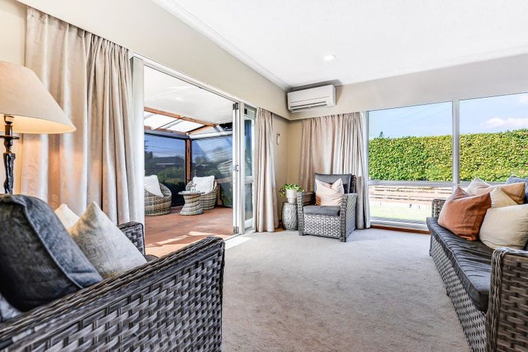 Photo of property in 39 Braid Road, St Andrews, Hamilton, 3200