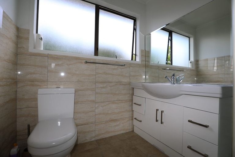 Photo of property in 34 Jandell Crescent, Bucklands Beach, Auckland, 2014