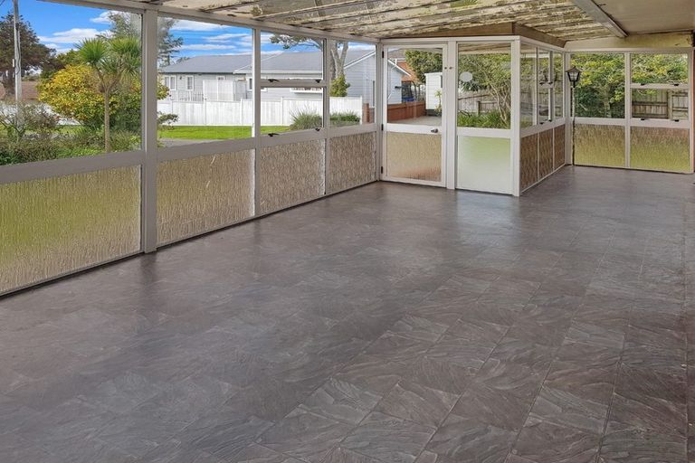 Photo of property in 23 Evans Road, Glen Eden, Auckland, 0602