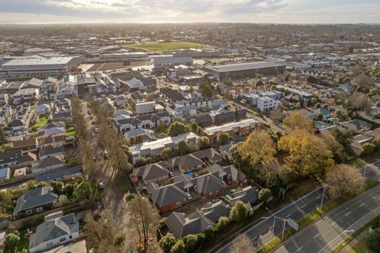 Photo of property in 16c Defoe Place, Waltham, Christchurch, 8023