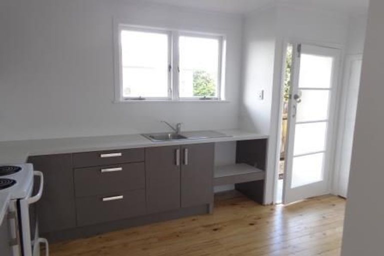 Photo of property in 1/42 Lincoln Road, Henderson, Auckland, 0610