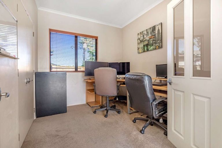 Photo of property in 8 Piha Close, Papamoa Beach, Papamoa, 3118