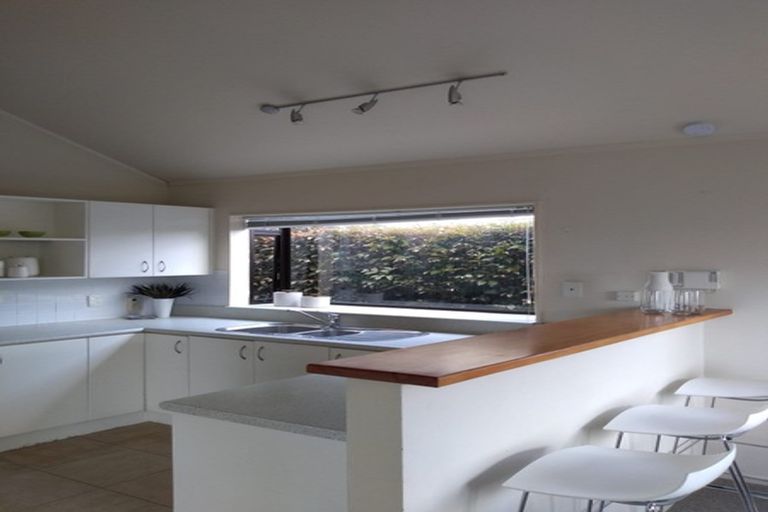 Photo of property in 1/13 Garadice Road, Rothesay Bay, Auckland, 0630