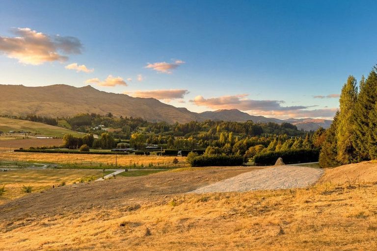 Photo of property in 26 Fitzpatrick Road, Dalefield, Queenstown, 9371