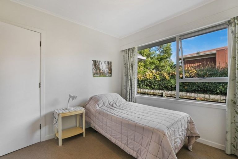 Photo of property in 27 Humphrey Kemp Avenue, Henderson, Auckland, 0612