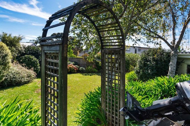 Photo of property in 21 Litten Road, Cockle Bay, Auckland, 2014