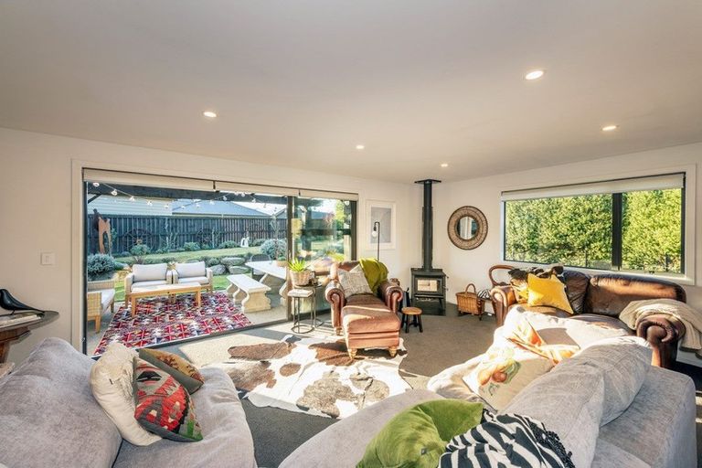 Photo of property in 122 Rob Roy Lane, Wanaka, 9305