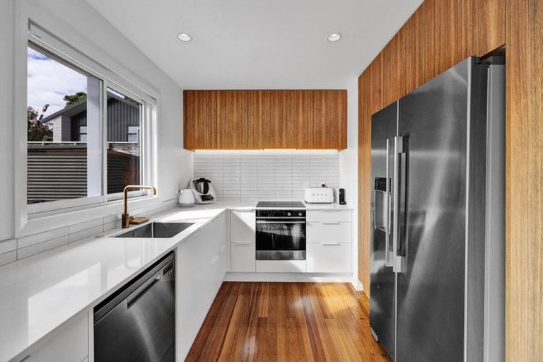 Photo of property in 19 Lawry Street, Blagdon, New Plymouth, 4310