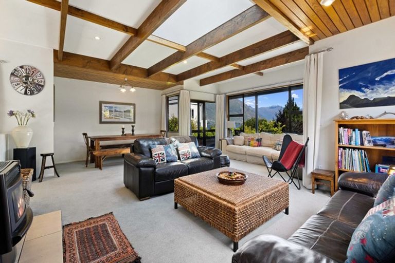 Photo of property in 12 Mulberry Lane, Wanaka, 9305