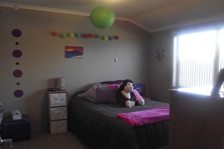 Photo of property in 31 Fisher Place, Carterton, 5713