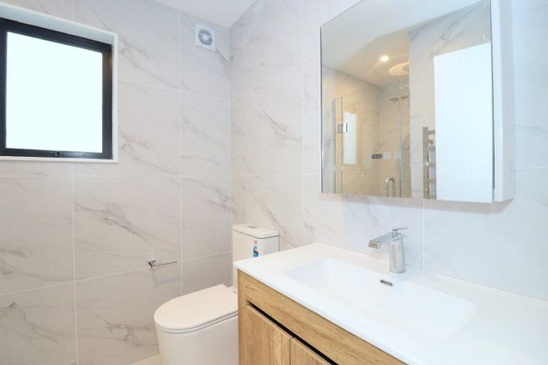 Photo of property in 14b Gulf Crest, Bucklands Beach, Auckland, 2012