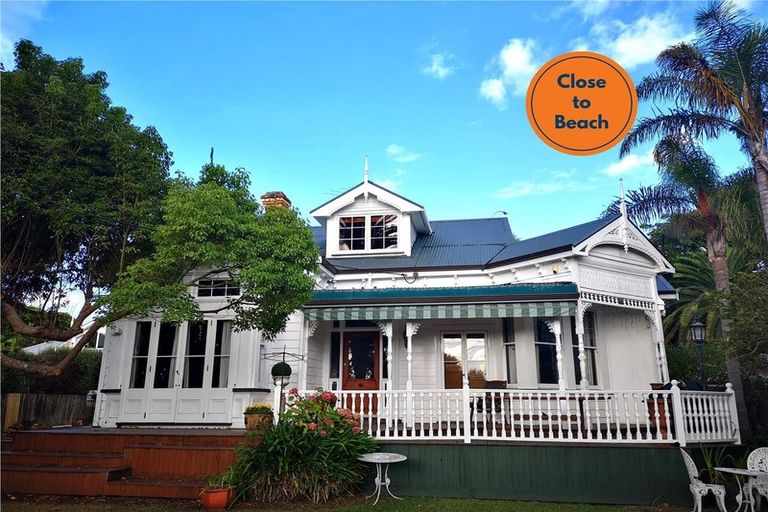 Photo of property in 5 Queen Street, Northcote Point, Auckland, 0627