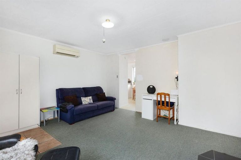 Photo of property in 96a Wainuiomata Road, Wainuiomata, Lower Hutt, 5014