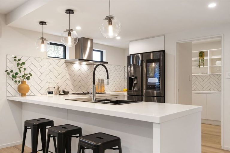 Photo of property in 35 Hawkesbury Avenue, St Albans, Christchurch, 8014