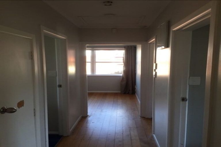 Photo of property in 1/77 Ennis Avenue, Pakuranga Heights, Auckland, 2010