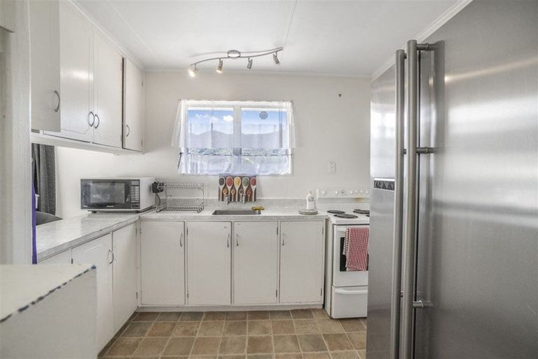 Photo of property in 321a Wellington Road, Wainuiomata, Lower Hutt, 5014