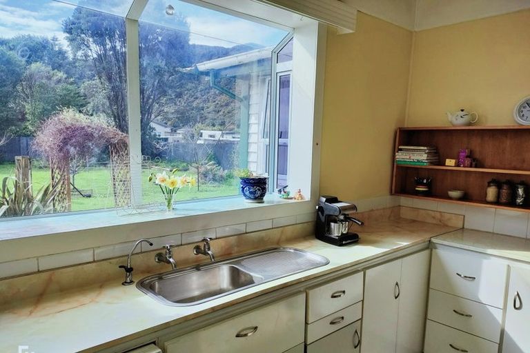 Photo of property in 7 Greenfield Street, Hector, 7822