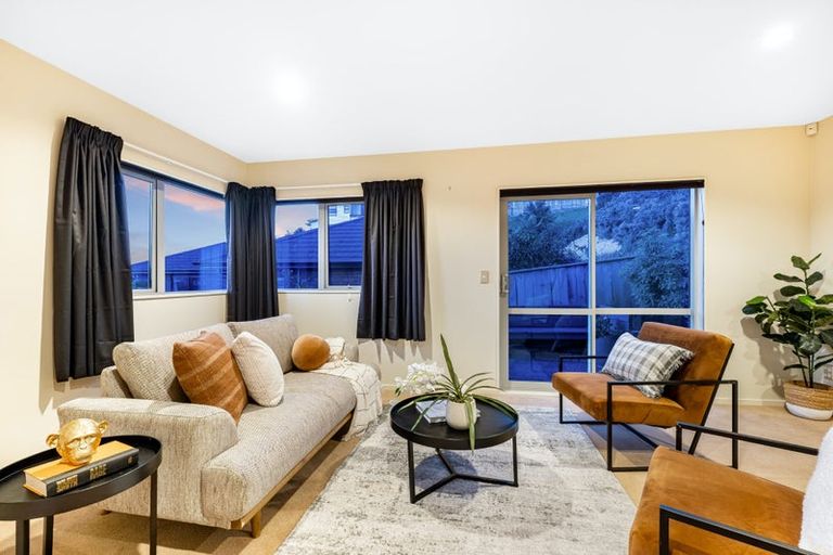 Photo of property in 22 Ships Cove, Whitby, Porirua, 5024