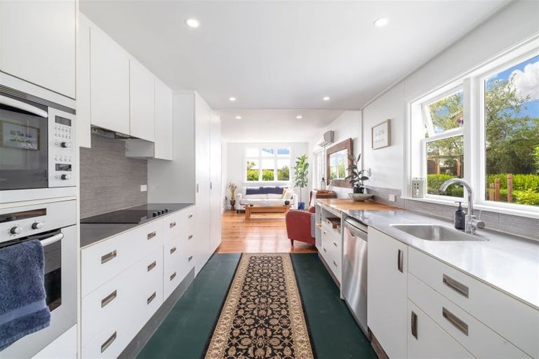 Photo of property in 87 Saint Andrews Hill Road, Mount Pleasant, Christchurch, 8081