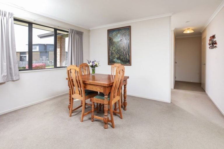 Photo of property in 10 Ruske Place, Grandview Heights, Hamilton, 3200