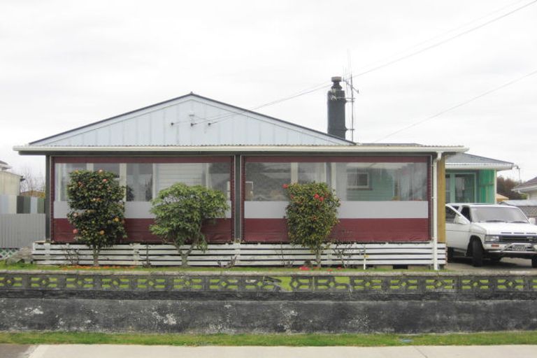 Photo of property in 12 Norfolk Street, Levin, 5510