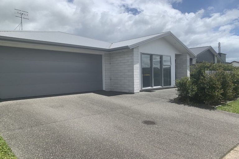 Photo of property in 4 Rotomanu Place, Pyes Pa, Tauranga, 3112