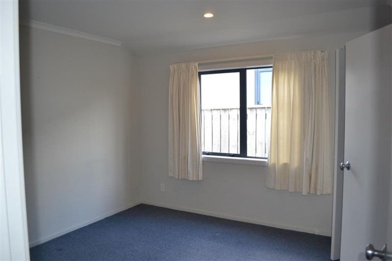 Photo of property in 7 Greenstone Place, Aotea, Porirua, 5024