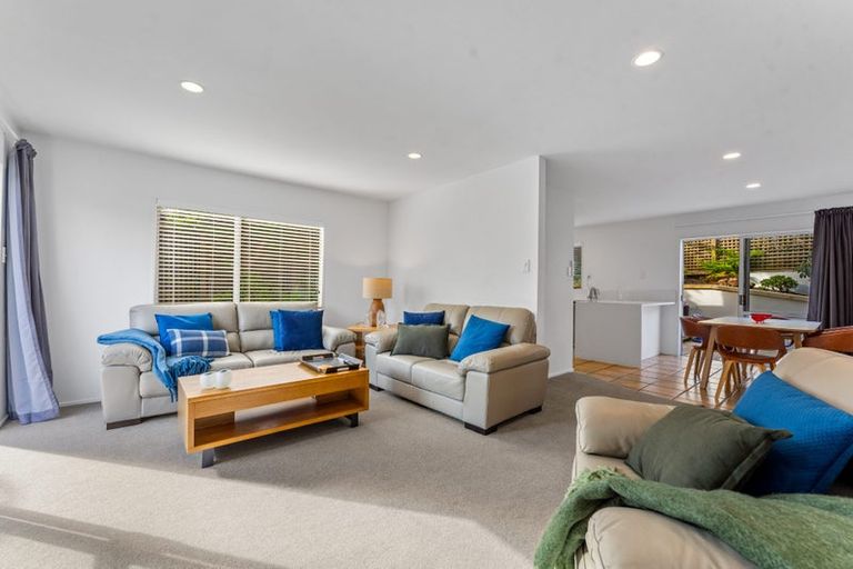 Photo of property in 1/104a Beach Road, Castor Bay, Auckland, 0620