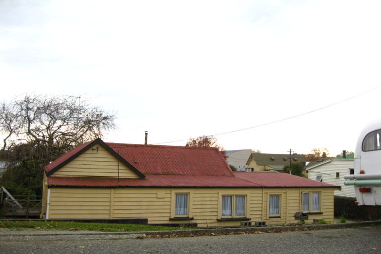 Photo of property in 22 Forest Street, Tapanui, 9522