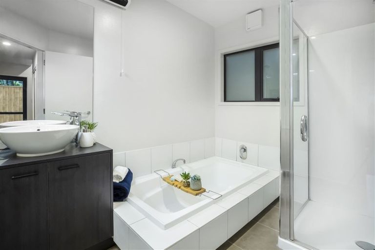 Photo of property in 149 Kelburn Parade, Kelburn, Wellington, 6012