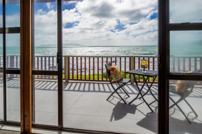 Photo of property in 32 Ocean Parade, Pukerua Bay, 5026