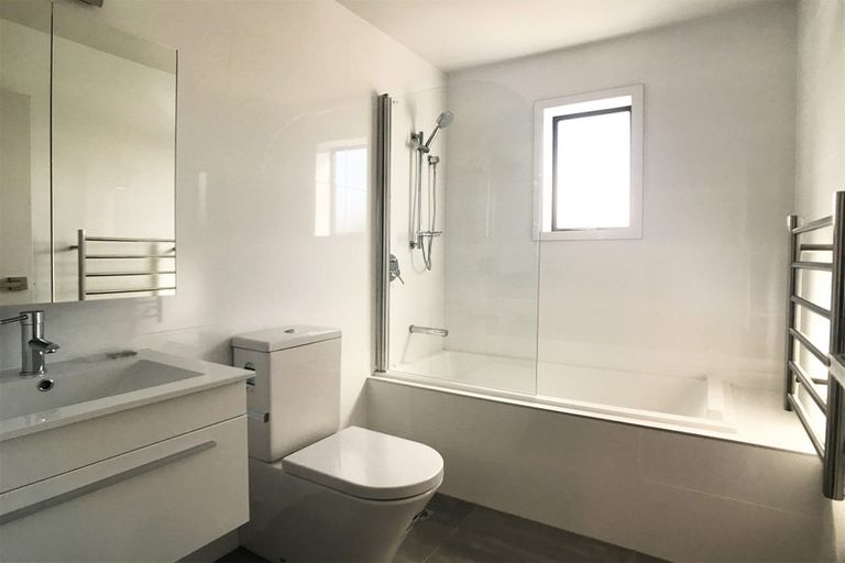 Photo of property in 1 Kanona Way, Albany Heights, Auckland, 0632